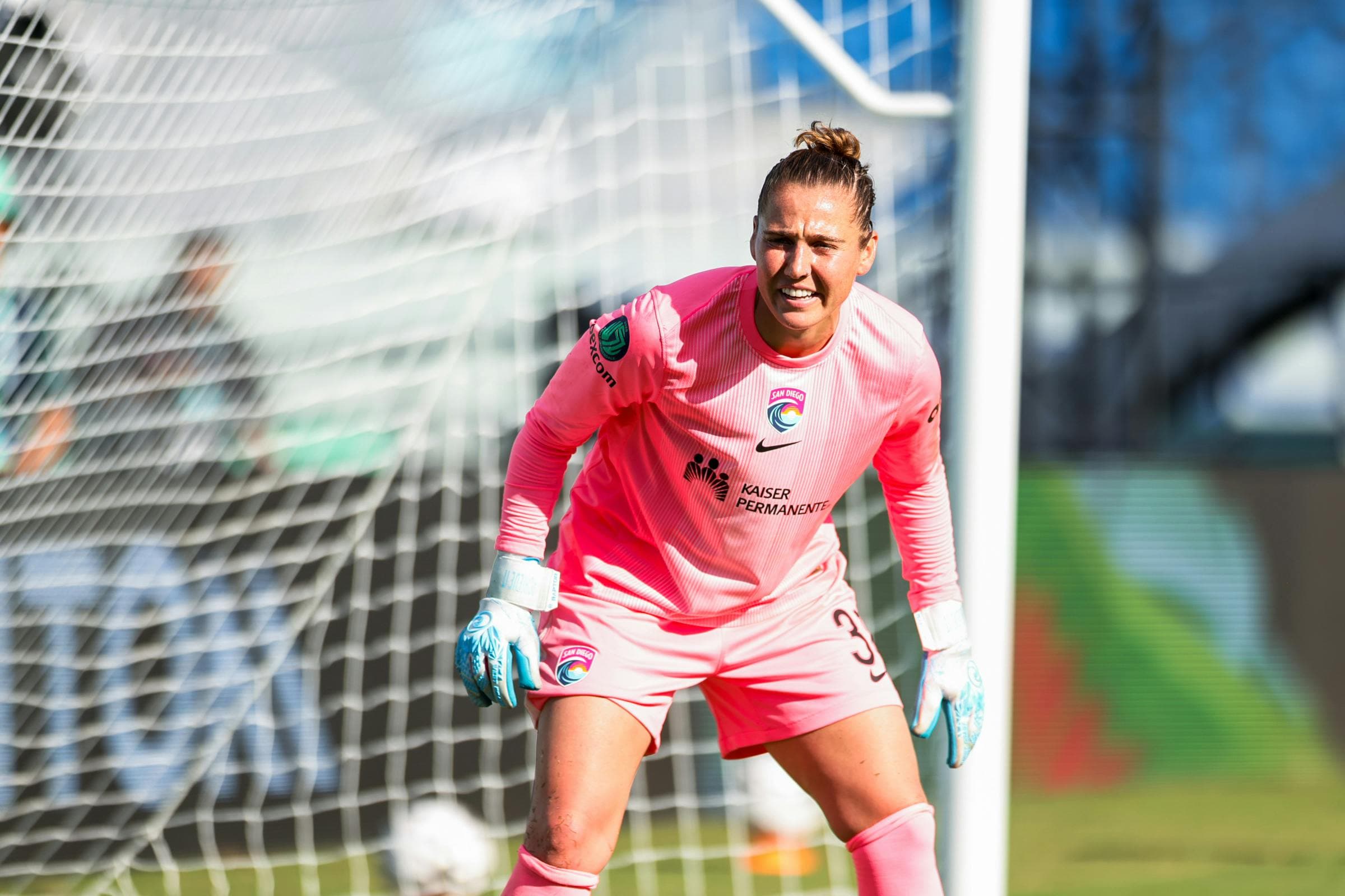 Wave Edge Club América in Keeper Showdown to Claim Second Straight Win